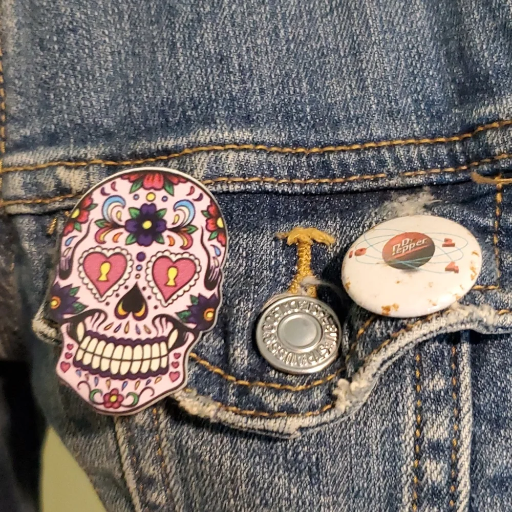 Levi's Jean Jacket with Pins - Picture 2 of 7